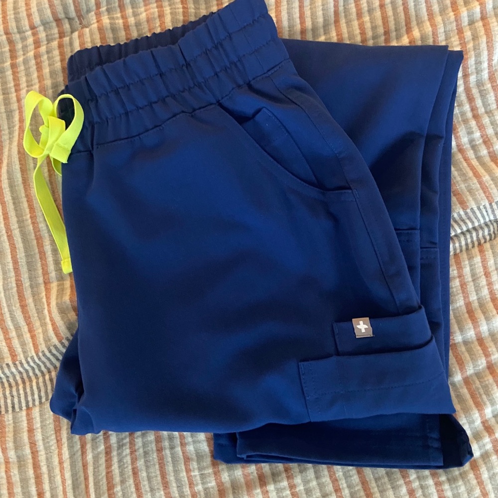 Figs- HW Yolas Electric Blue